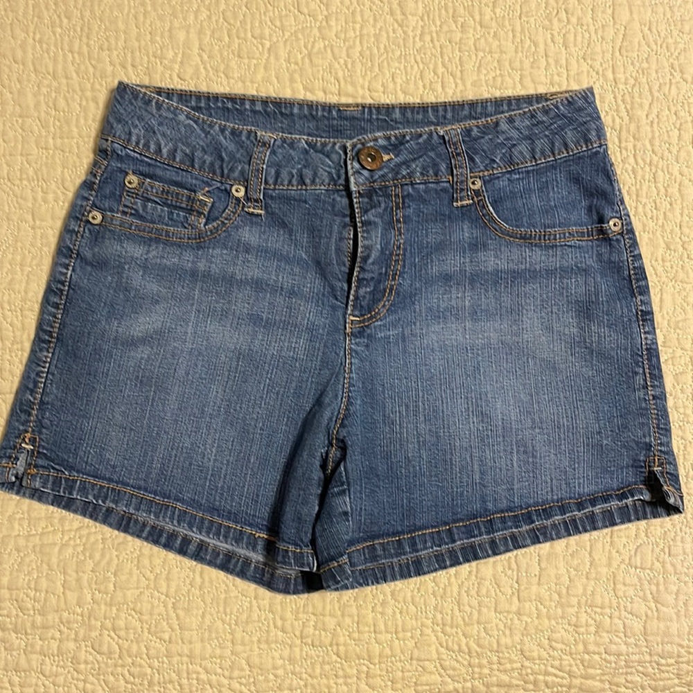 Faded Glory blue jean shorts (size 6)